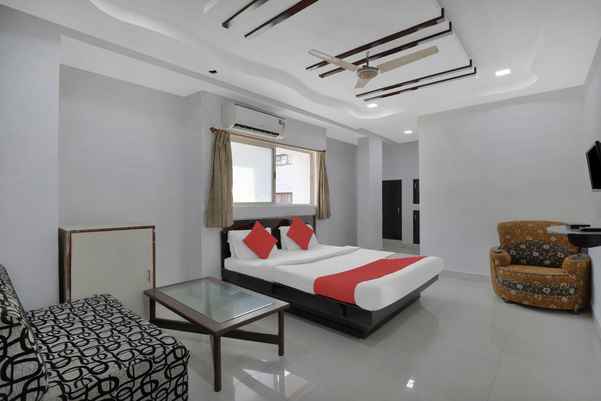 Hotel O Rudra Palace Ahmedabad Extérieur photo