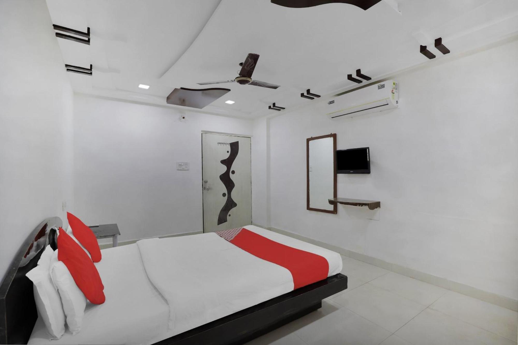Hotel O Rudra Palace Ahmedabad Extérieur photo
