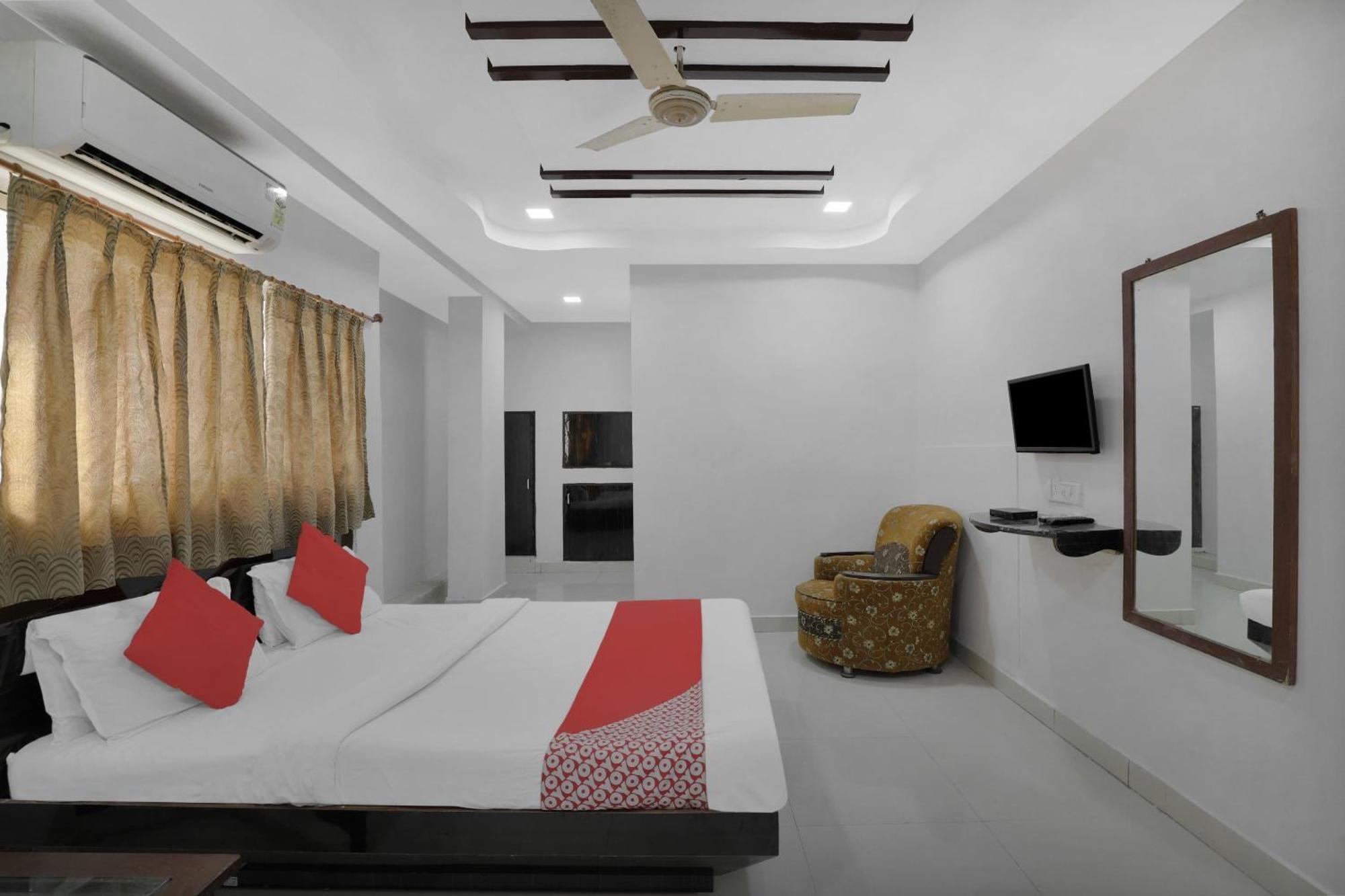 Hotel O Rudra Palace Ahmedabad Extérieur photo