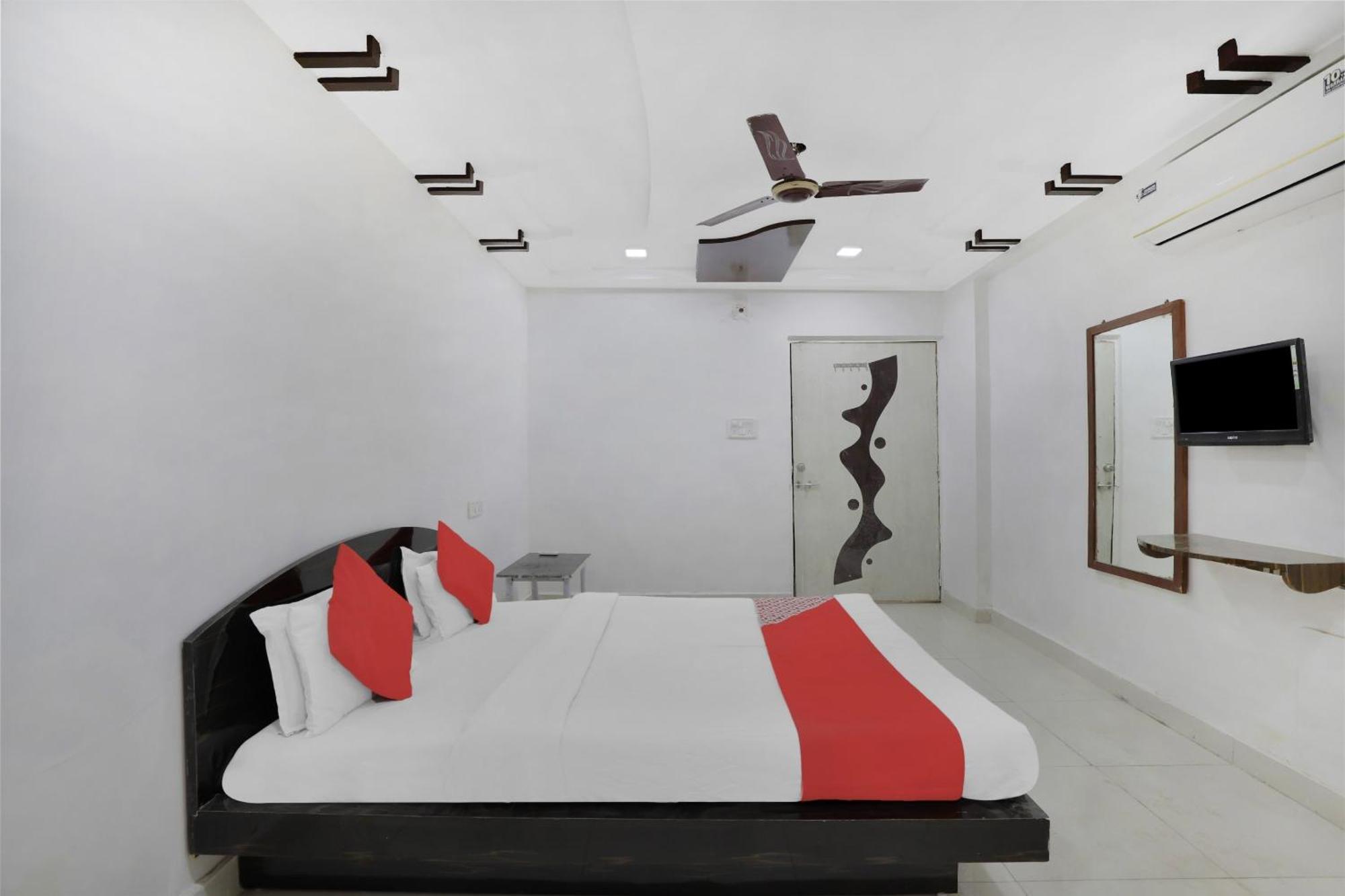 Hotel O Rudra Palace Ahmedabad Extérieur photo