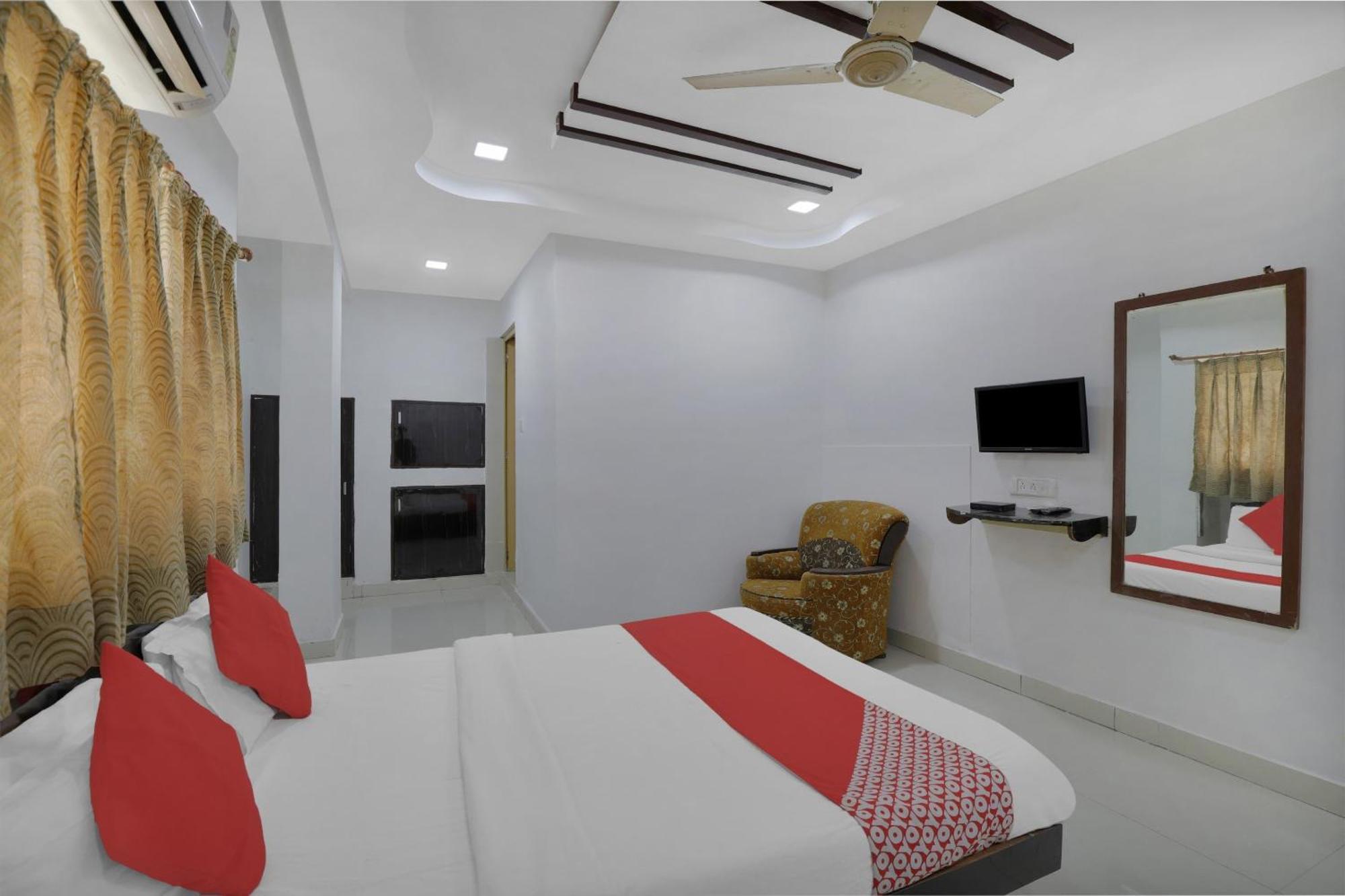 Hotel O Rudra Palace Ahmedabad Extérieur photo