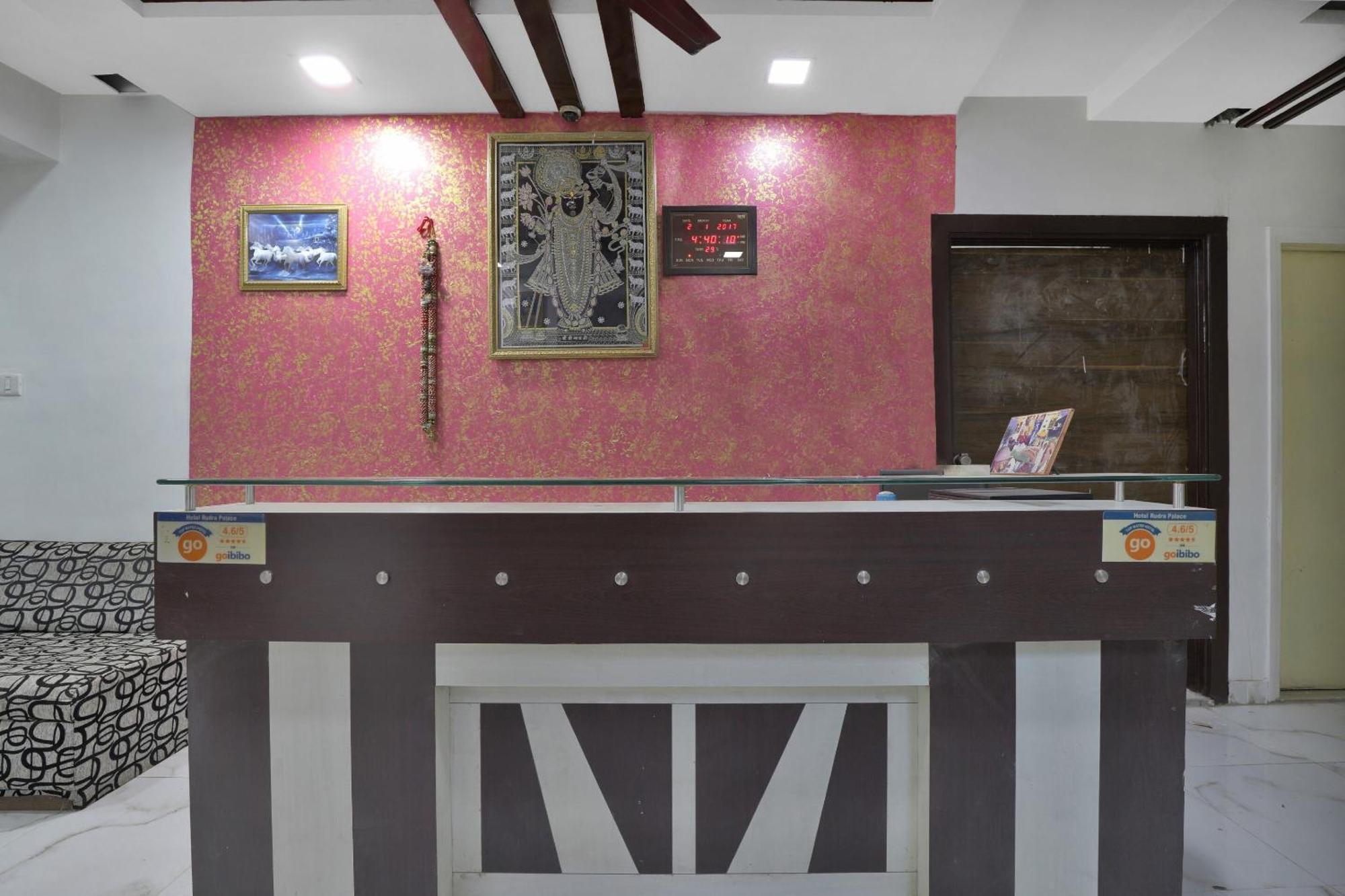 Hotel O Rudra Palace Ahmedabad Extérieur photo
