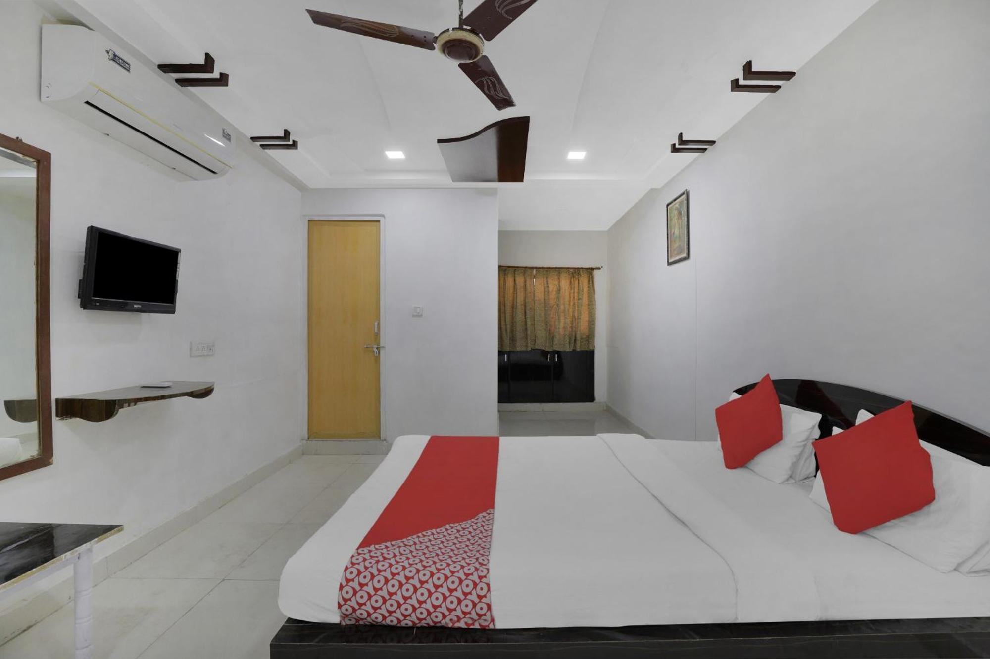 Hotel O Rudra Palace Ahmedabad Extérieur photo