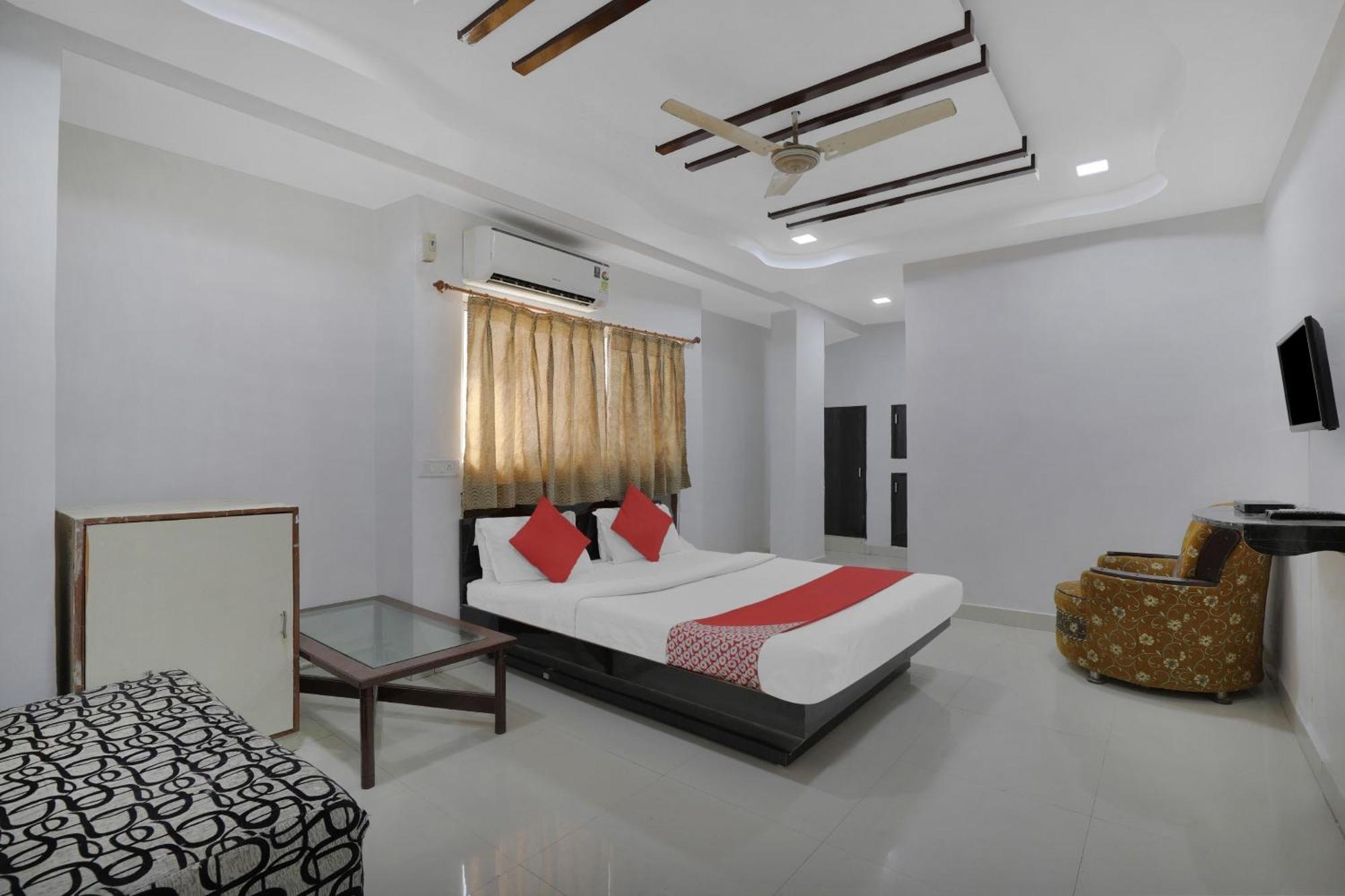 Hotel O Rudra Palace Ahmedabad Extérieur photo
