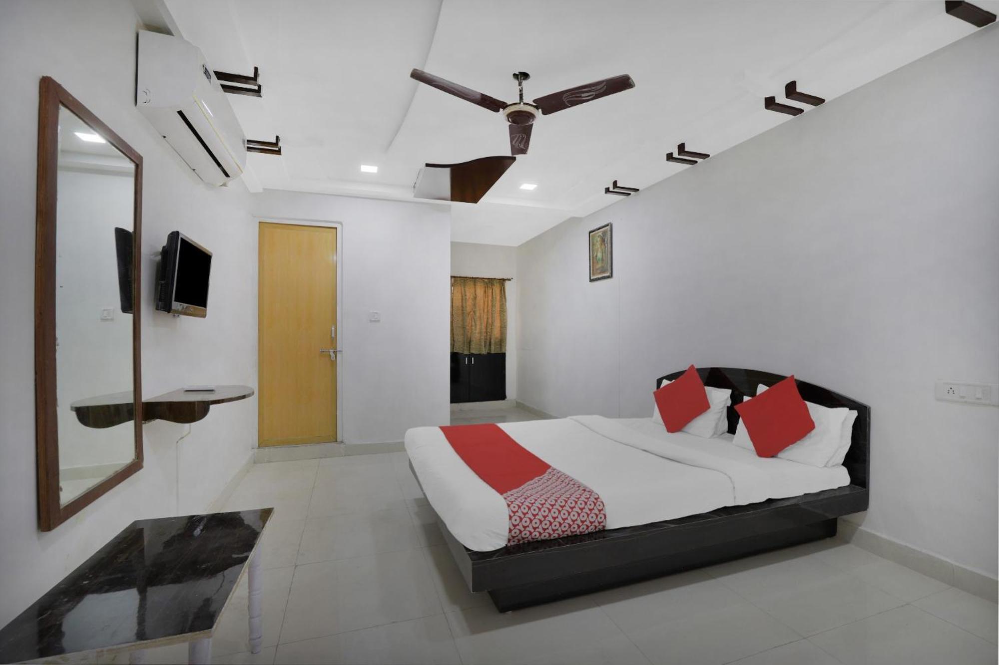 Hotel O Rudra Palace Ahmedabad Extérieur photo